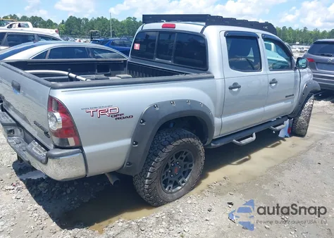 2011 Toyota Tacoma Prerunner V6 z USA, uszkodzony, nr VIN 3TMJU4GN7BM118323